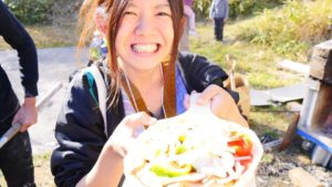 女性によるドローン空撮