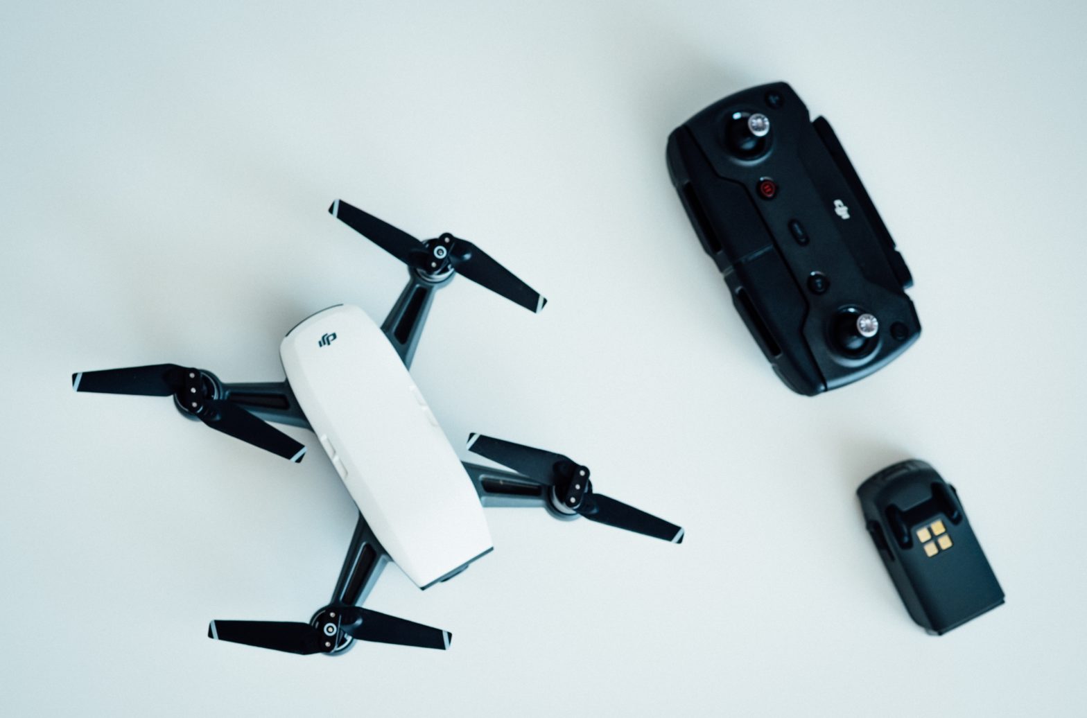 DJIからトイドローン、水中、産業用…ドローンの種類について