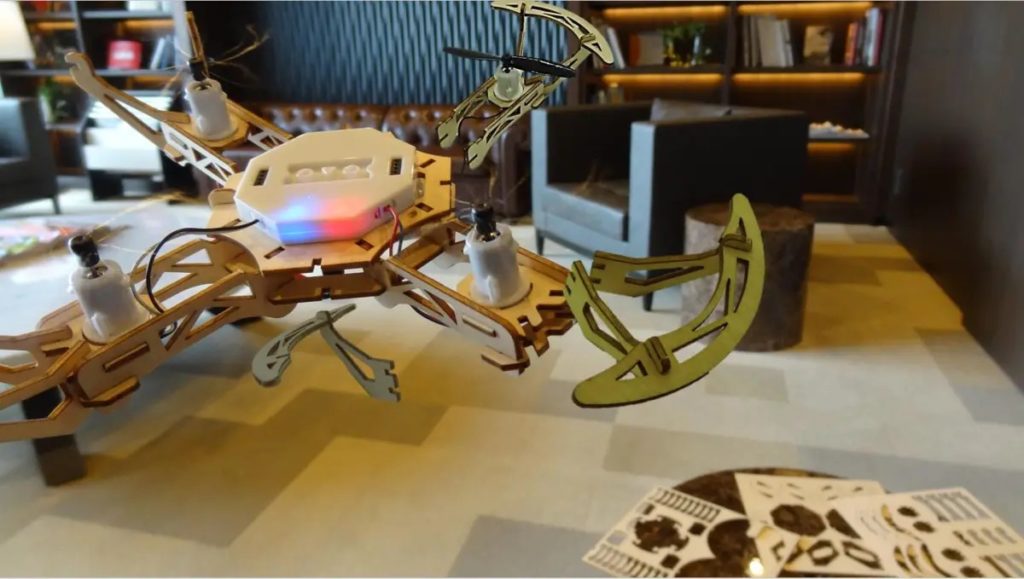 作って飛ばせる木製ドローン Wooden Diy Drone
